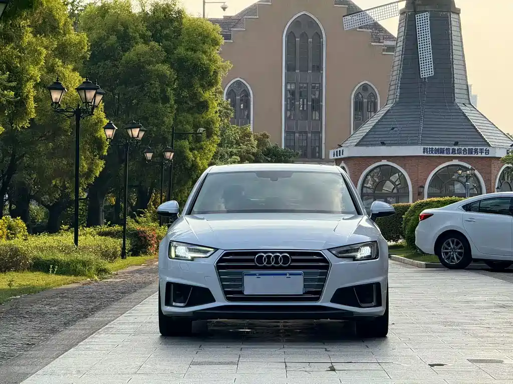 Audi A4L 2019 — фото 2