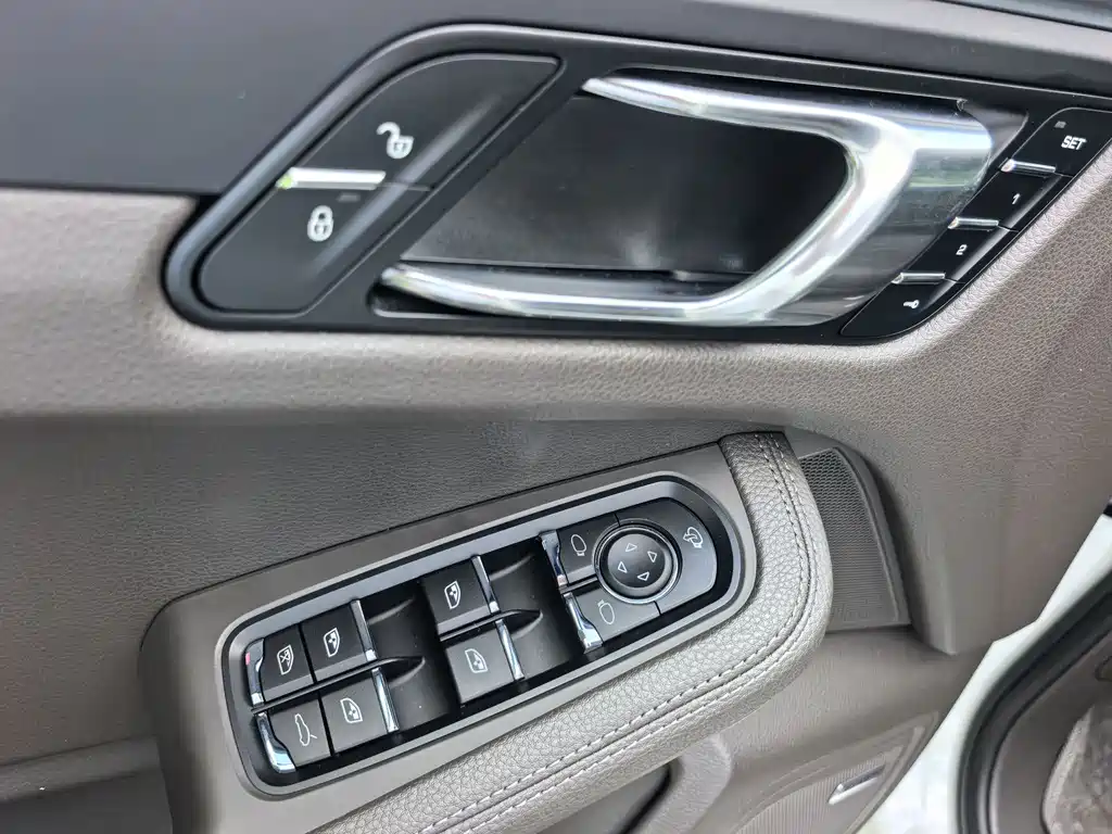 Porsche Macan 2018 — фото 13