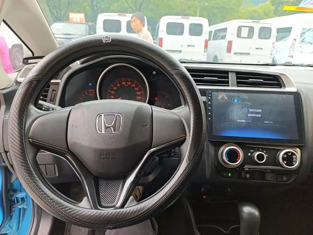 Honda Fit 2018 — фото 10