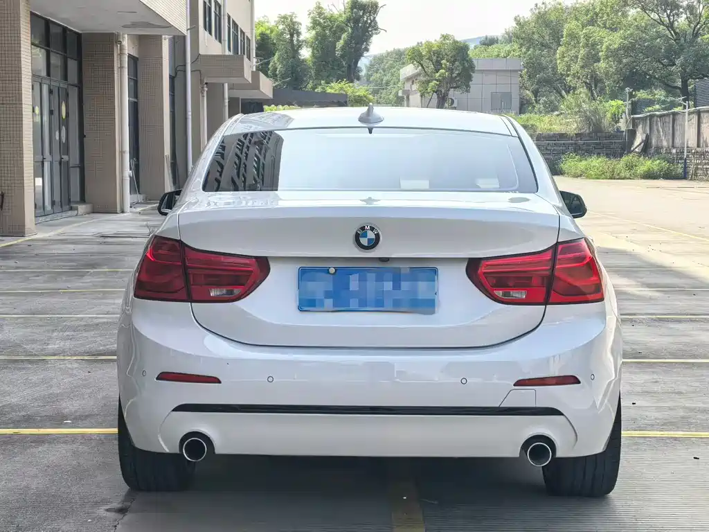 BMW 1 Series 2018 — фото 8