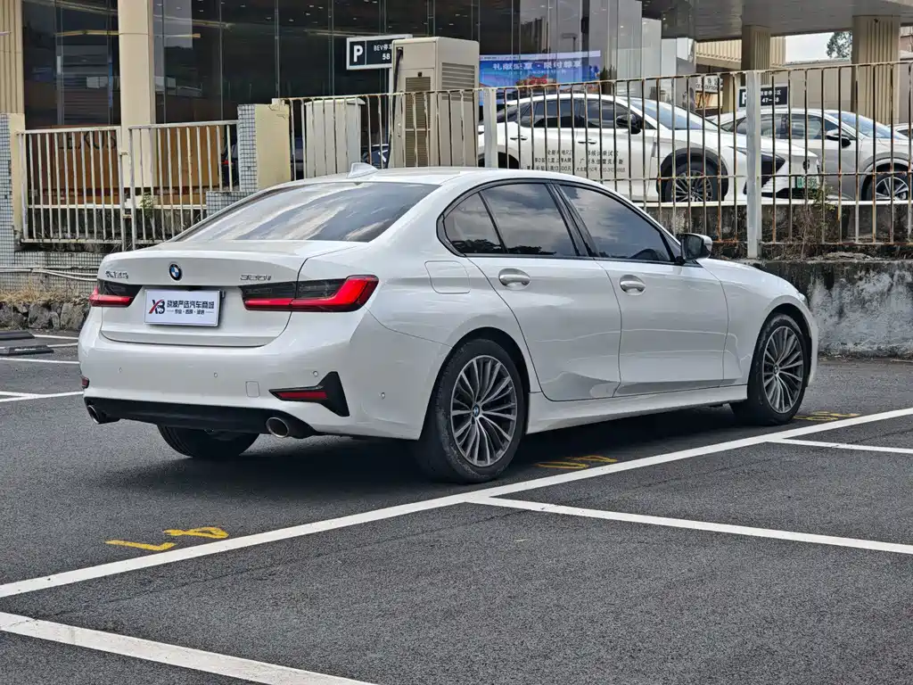BMW 3 Series 2021