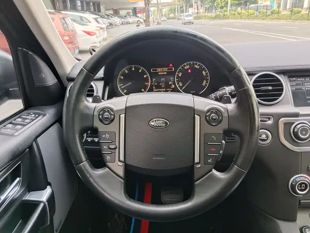 Land Rover Discovery 2016 — фото 14