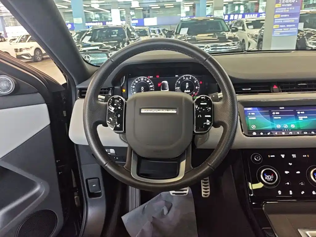Land Rover Evoque 2021 — фото 11