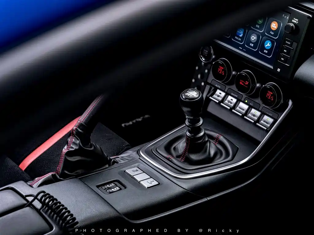 Subaru BRZ 2023 — фото 7
