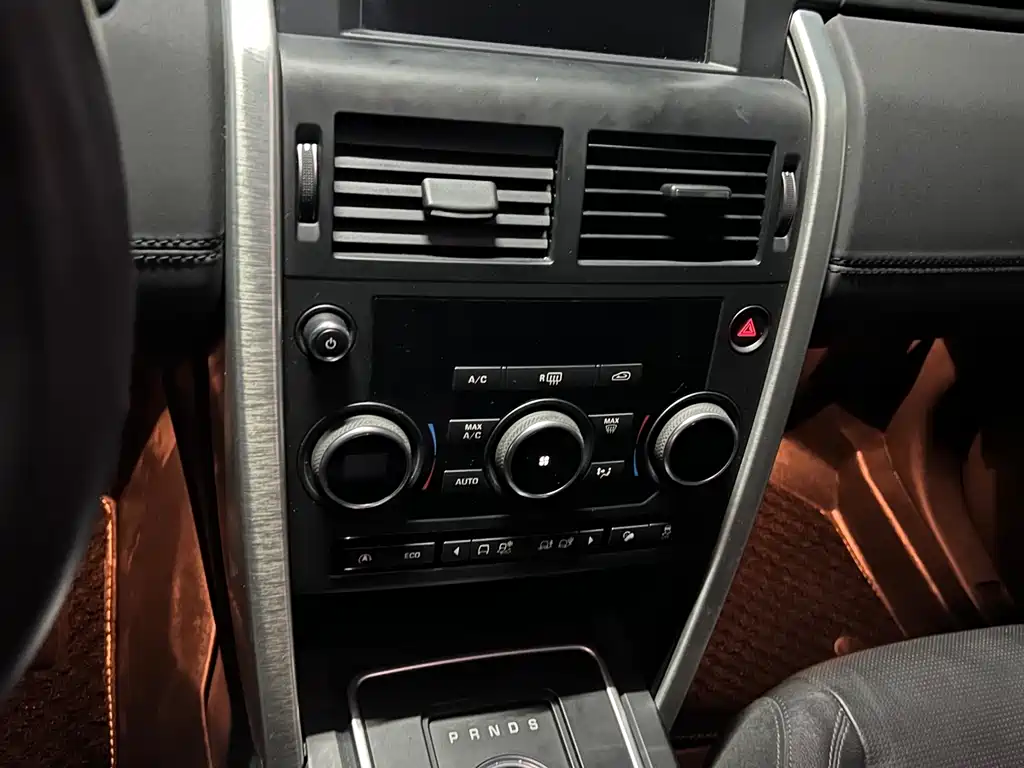 Land Rover Discovery Sport 2017 — фото 8