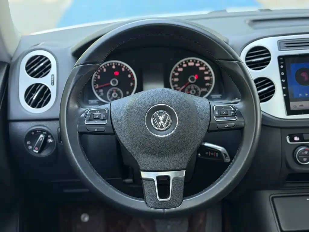 Volkswagen Tiguan 2018 — фото 13