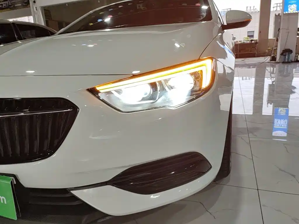 Buick Regal 2018 — фото 24