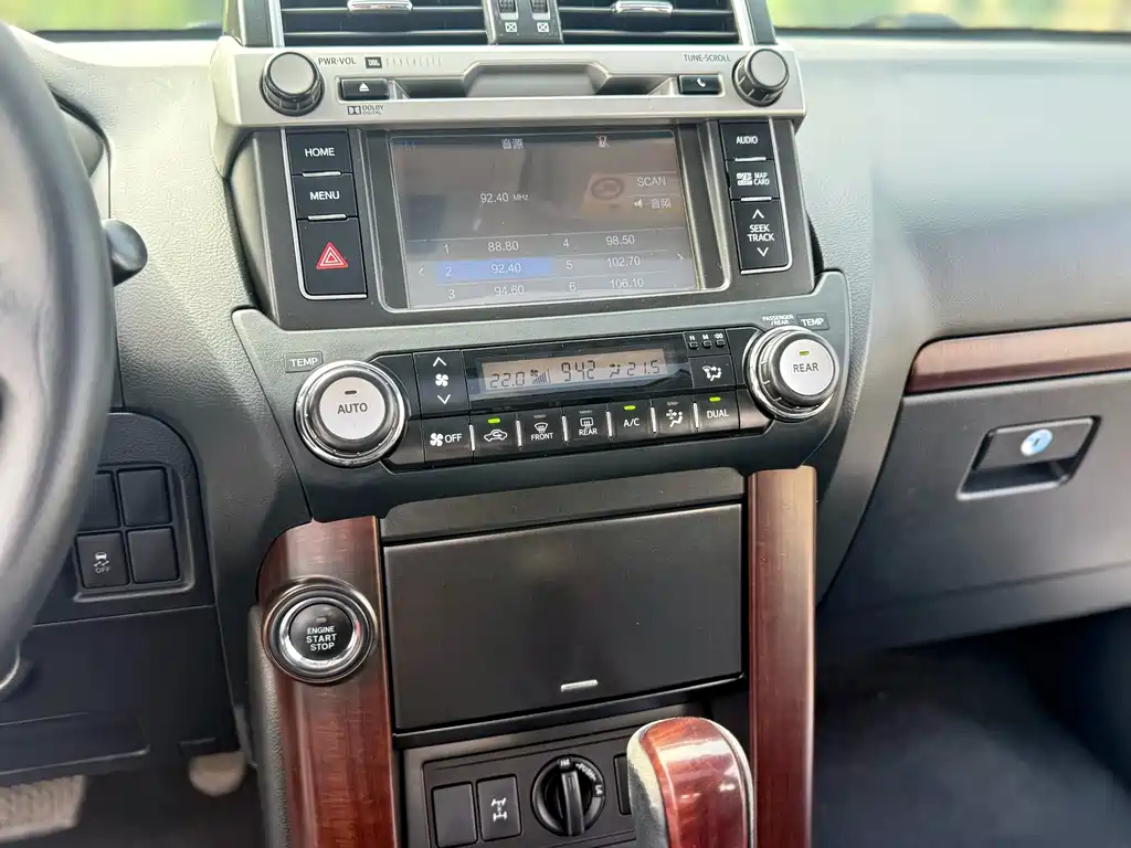 Toyota Prado 2016 — фото 15