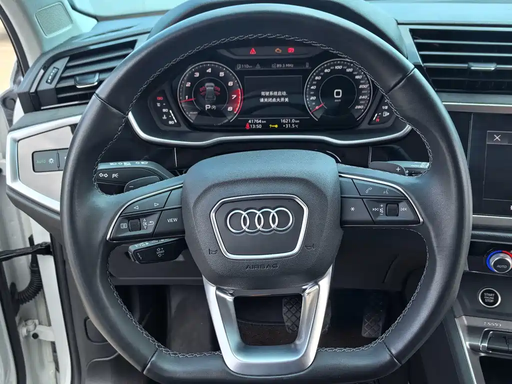 Audi Q3 2023 — фото 13