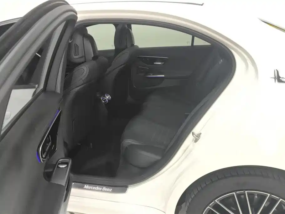 Mercedes-Benz C-Class 2022 — фото 11