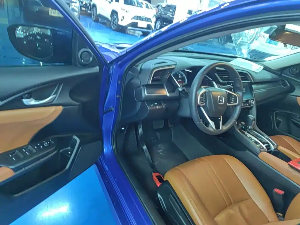 Honda Civic 2018 — фото 16
