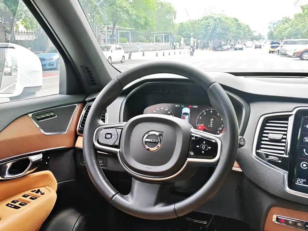 Volvo XC90 2016 — фото 13