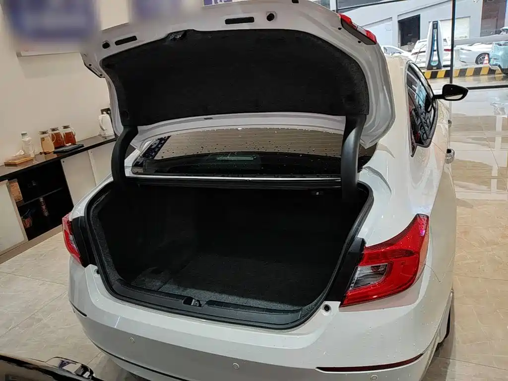 Honda Accord 2020 — фото 19
