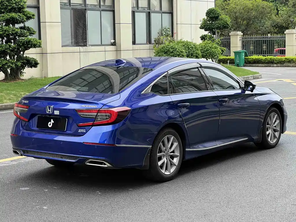 Honda Accord 2023 — фото 22