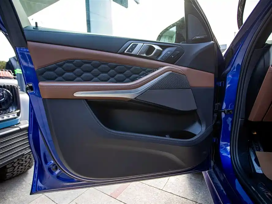BMW X5 M 2020 — фото 16