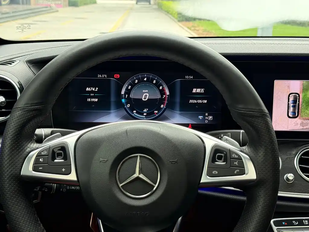 Mercedes-Benz E-Class 2018 — фото 38