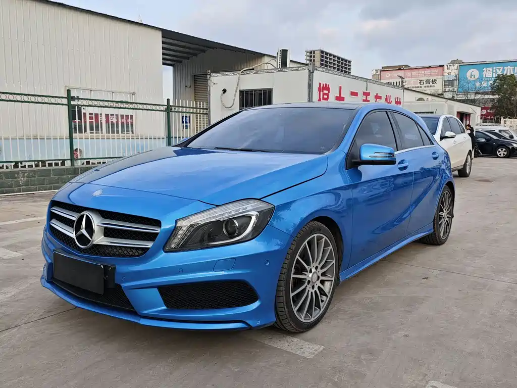 Mercedes-Benz A-Class 2015 — фото 1