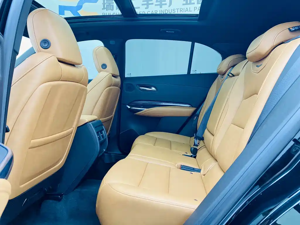 Cadillac XT4 2023 — фото 16
