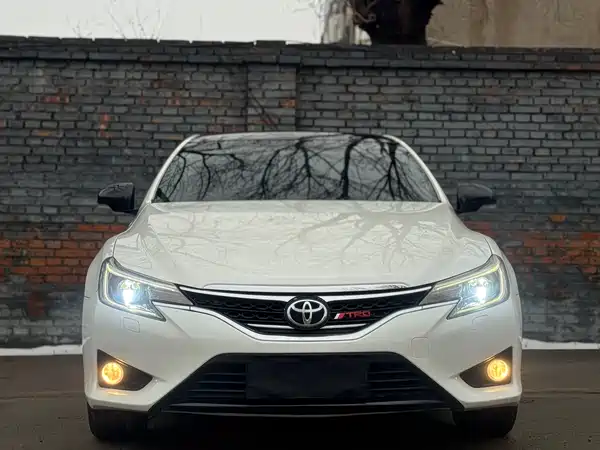Toyota Reiz 2013