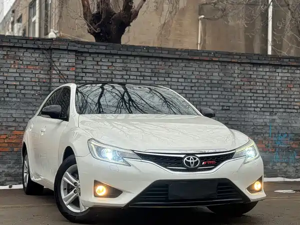 Toyota Reiz 2013