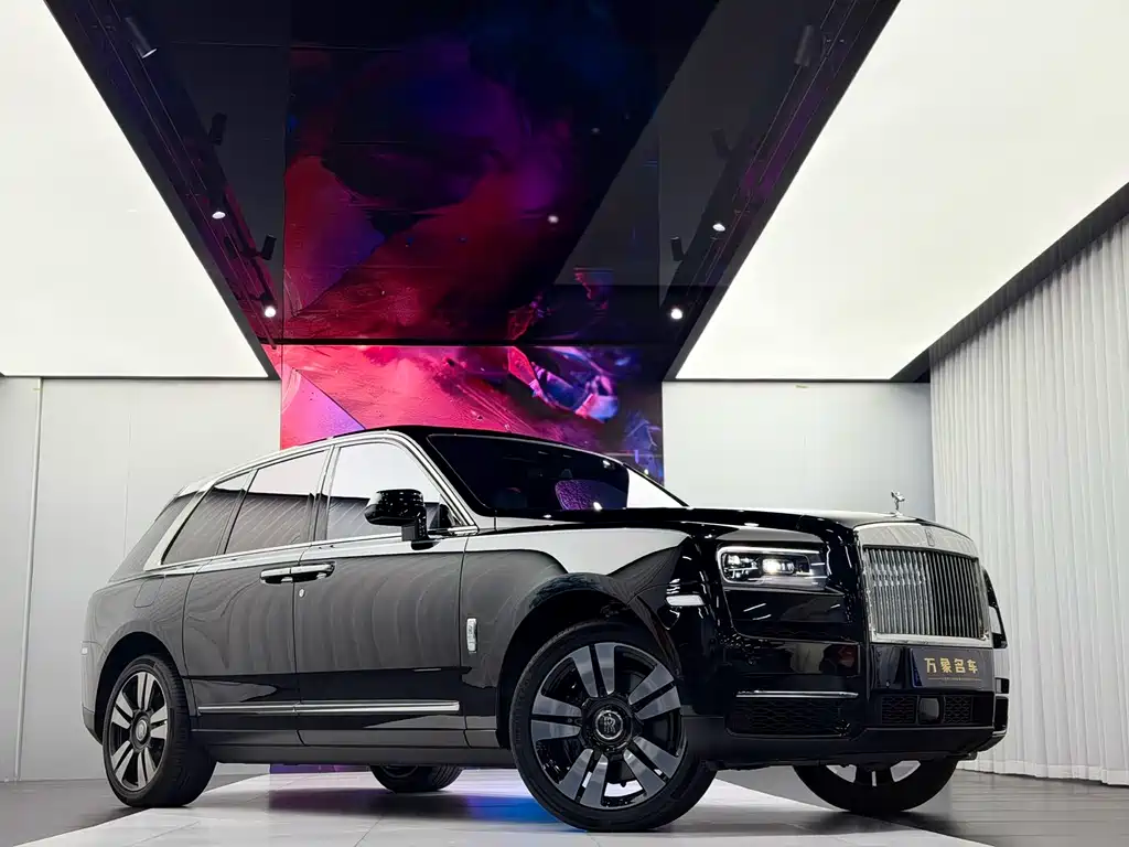 Rolls-Royce Cullinan 2023 — фото 6