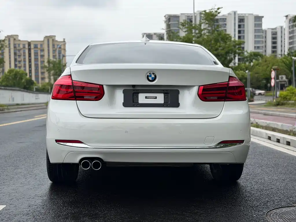 BMW 3 Series 2017 — фото 10