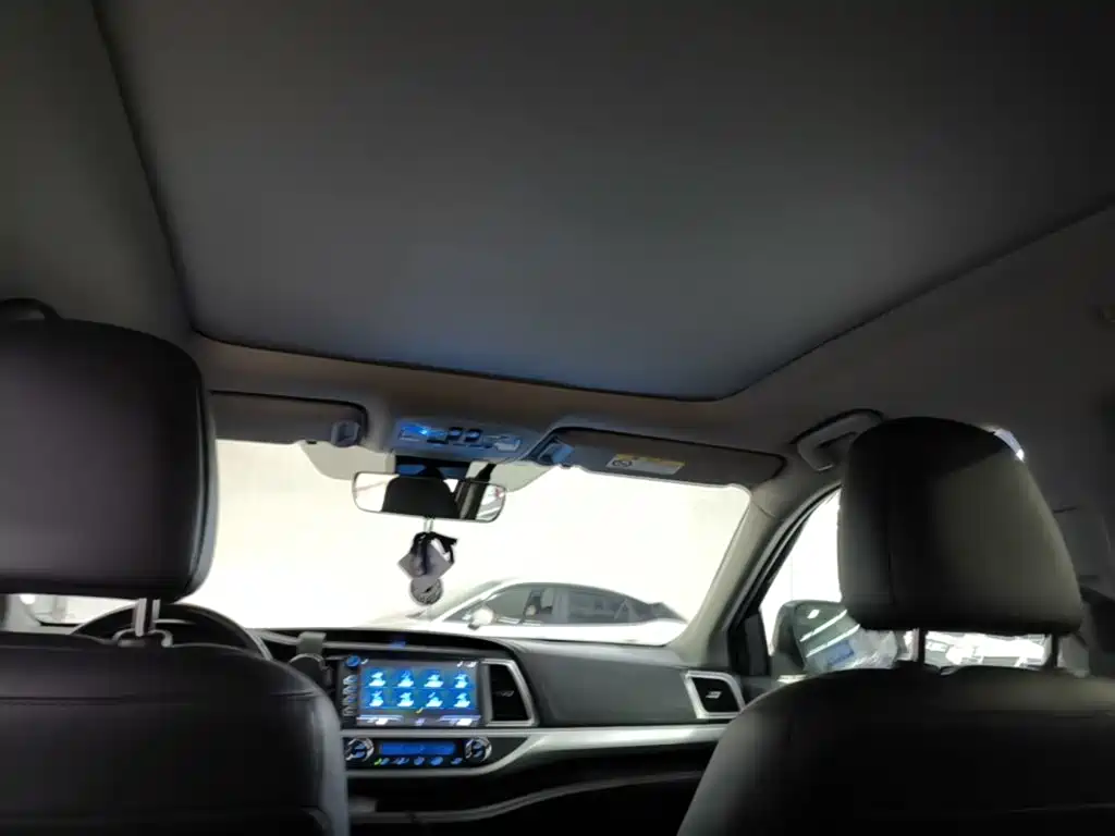 Toyota Highlander 2020 — фото 18