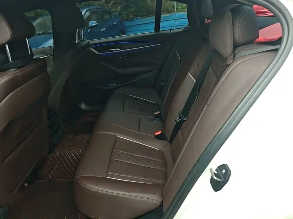 BMW 5 Series 2022 — фото 17