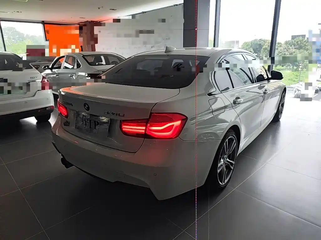 BMW 3 Series 2018 — фото 7