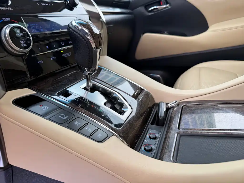 Toyota Alphard 2019 — фото 9