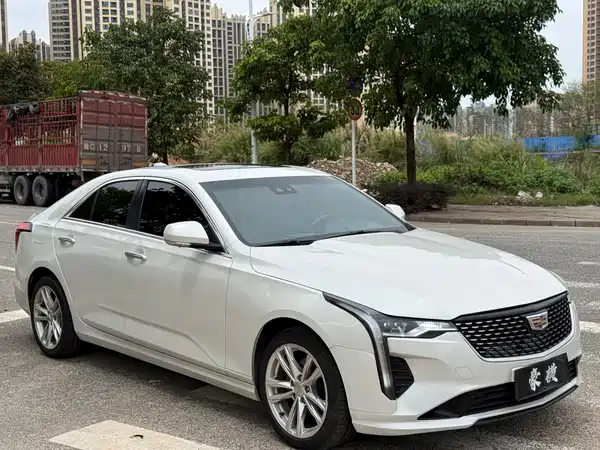 Cadillac CT4 2023