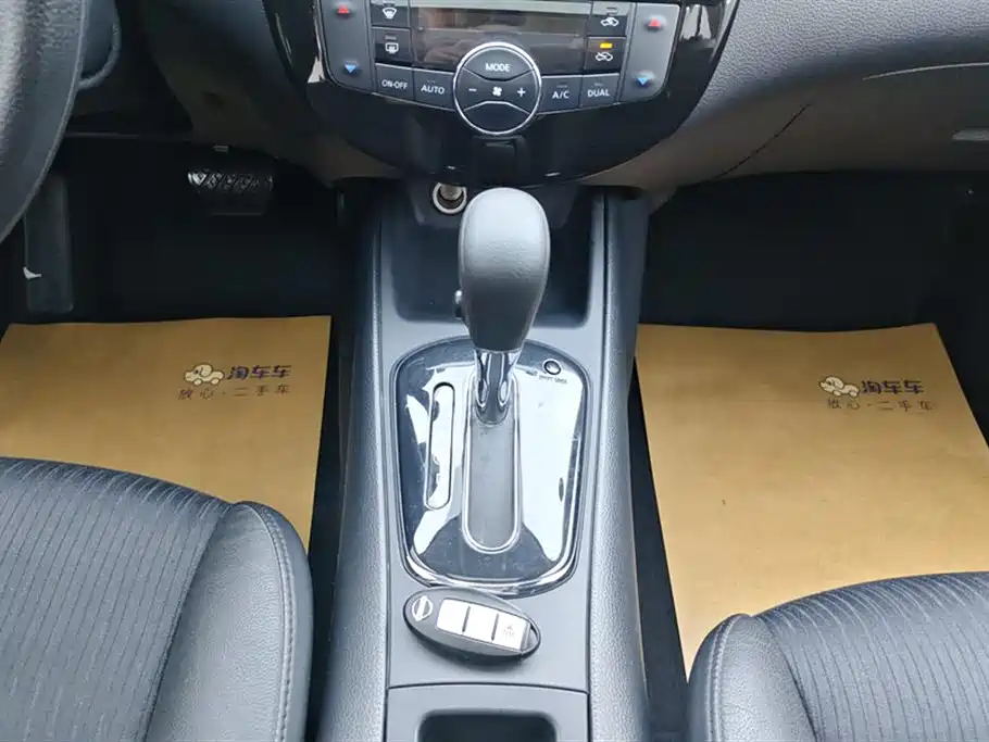 Nissan Tiida 2015 — фото 16
