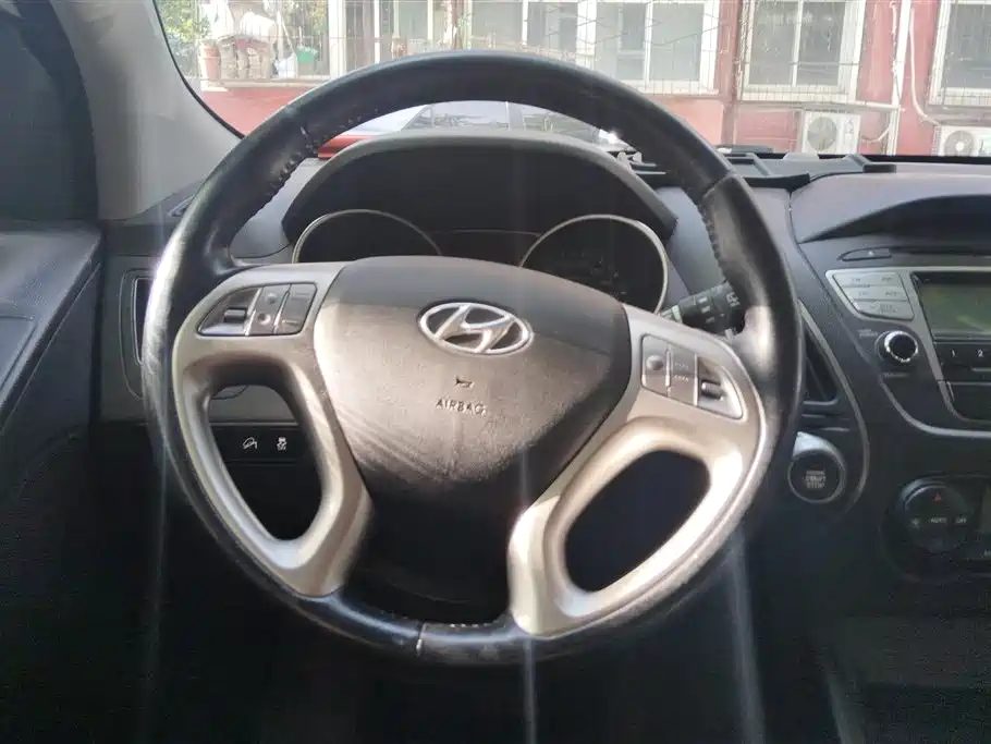 Hyundai ix35 2013 — фото 15