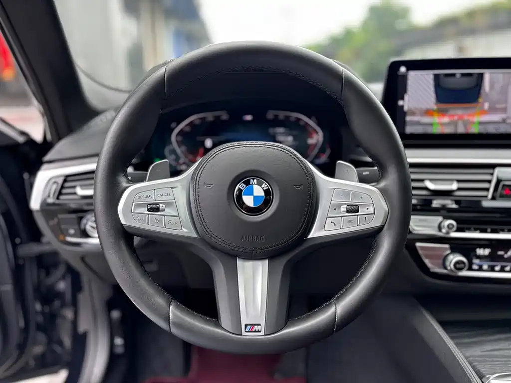 BMW 5 Series 2023 — фото 17
