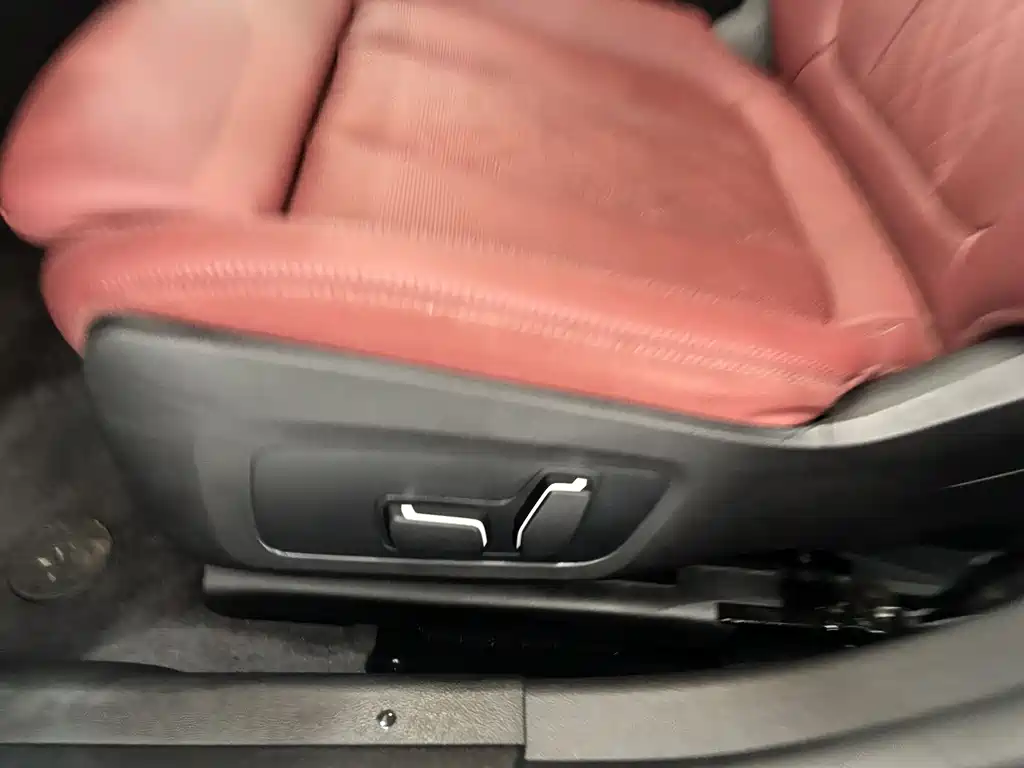 BMW 3 Series 2025 — фото 13