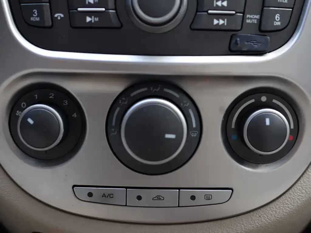 Buick Excelle 2015 — фото 14