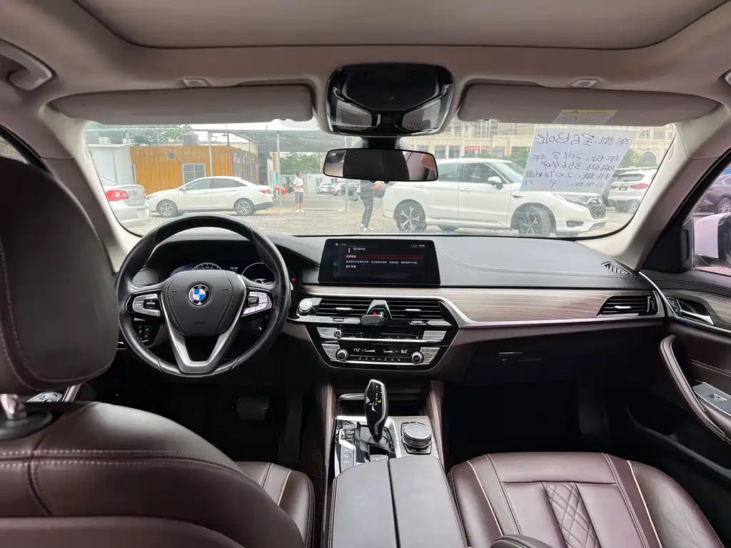 BMW 5 Series New Energy 2018 — фото 16