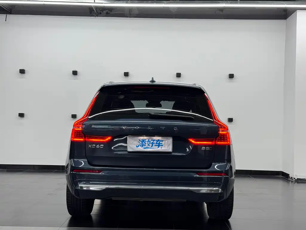 Volvo XC60 2023 — фото 14