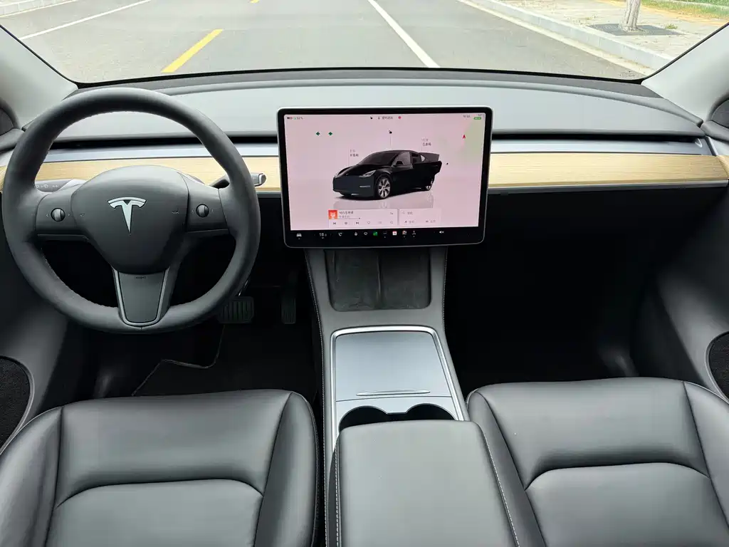 Tesla Model Y 2022 — фото 17