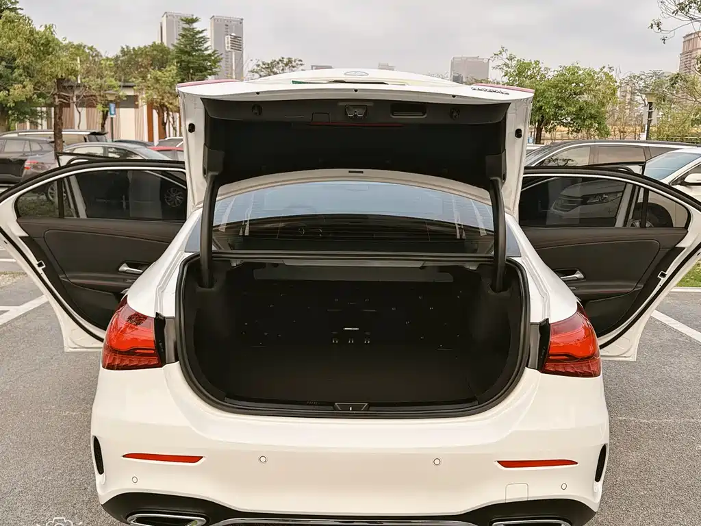 Mercedes-Benz A-Class 2025 — фото 11