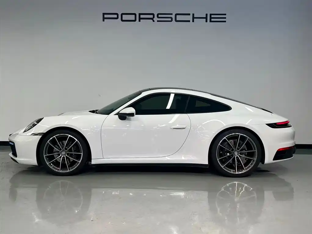Porsche 911 2025 — фото 7