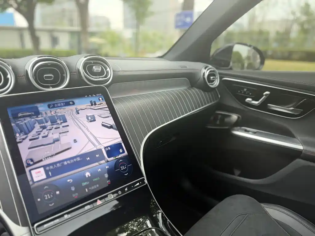 Mercedes-Benz GLC AMG 2025 — фото 13