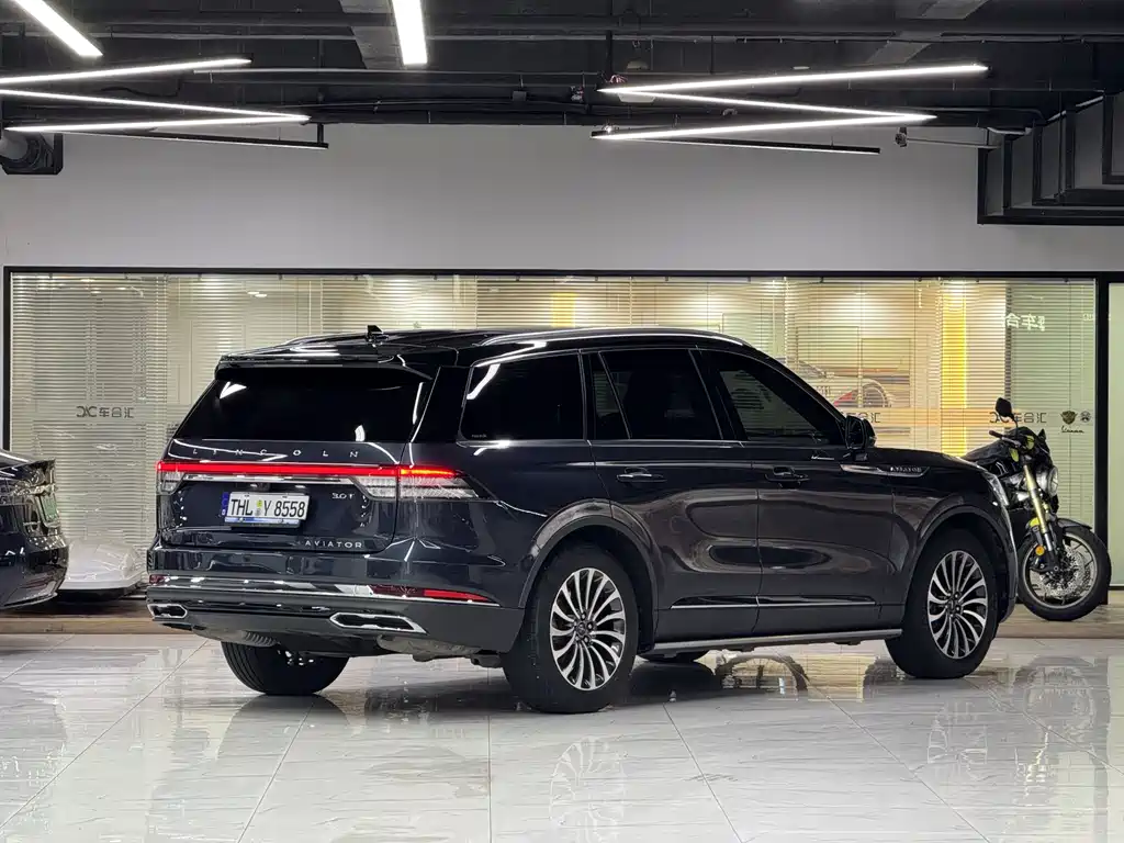 Lincoln Aviator 2023 — фото 13