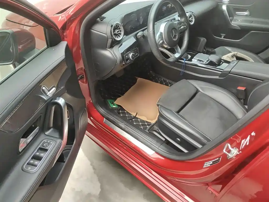 Mercedes-Benz A-Class 2019 — фото 16