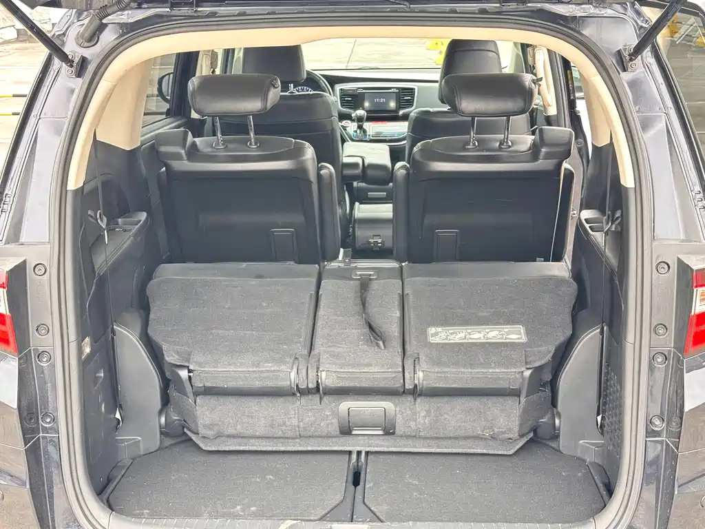 Honda Odyssey 2015 — фото 20