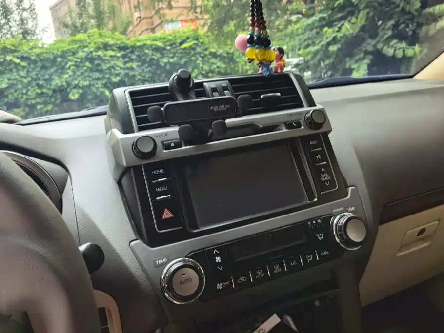 Toyota Prado 2016 — фото 13