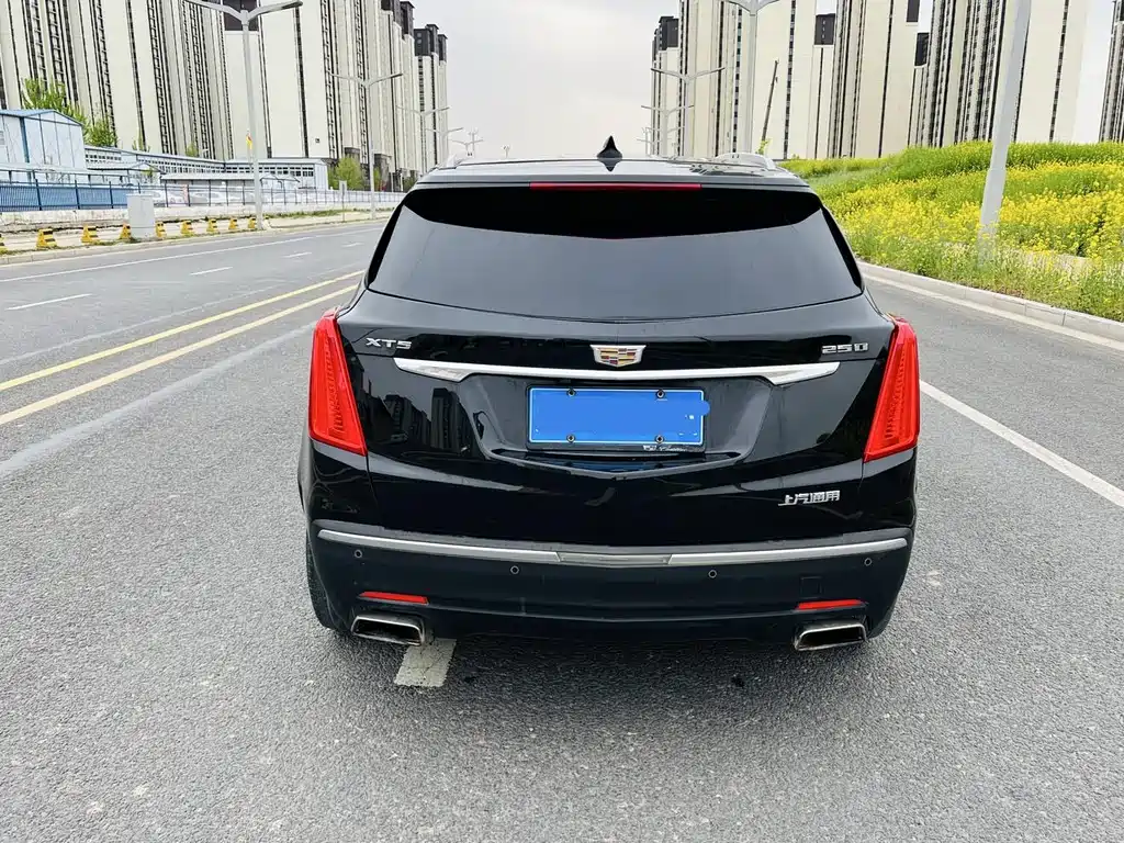 Cadillac XT5 2018 — фото 11