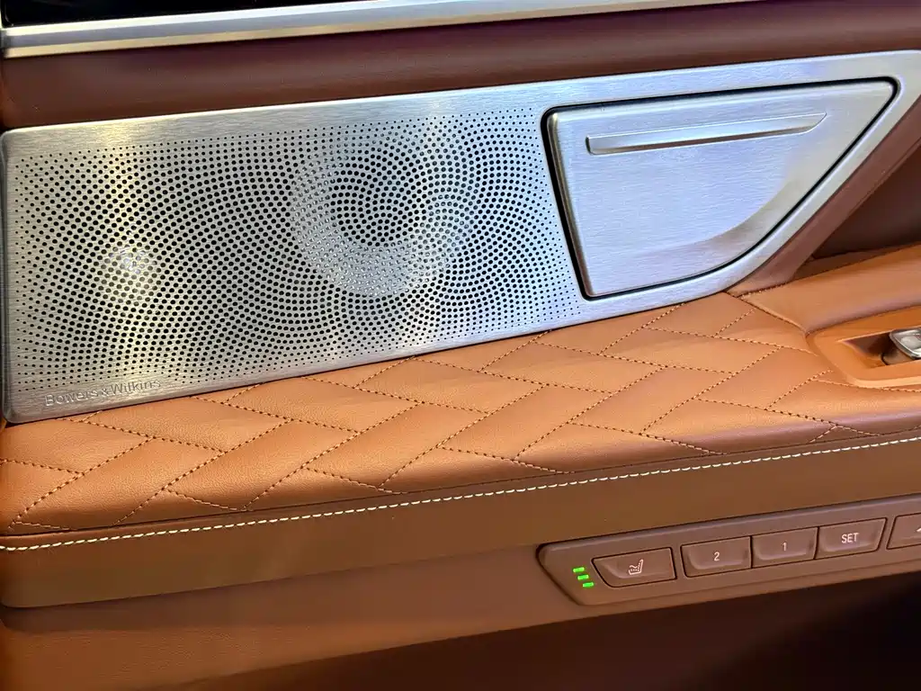 BMW 7 Series 2021 — фото 13