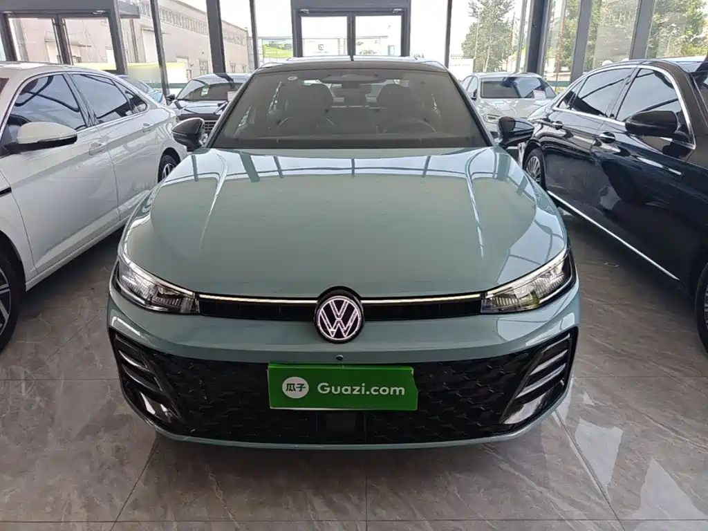 Volkswagen Passat 2024