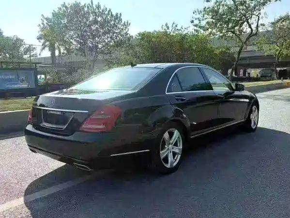 Mercedes-Benz S-Class 2010